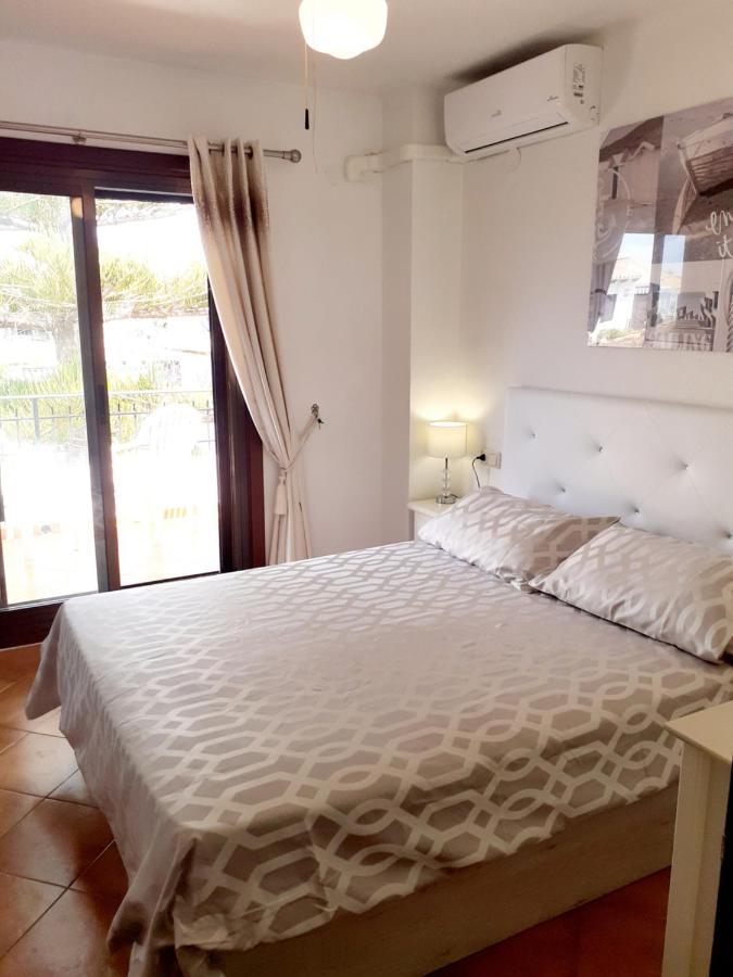Casa Billarose - Lovely House Overlooking Pool & Walking Distance To The Beach And Restaurants Cabo Roig Exteriör bild