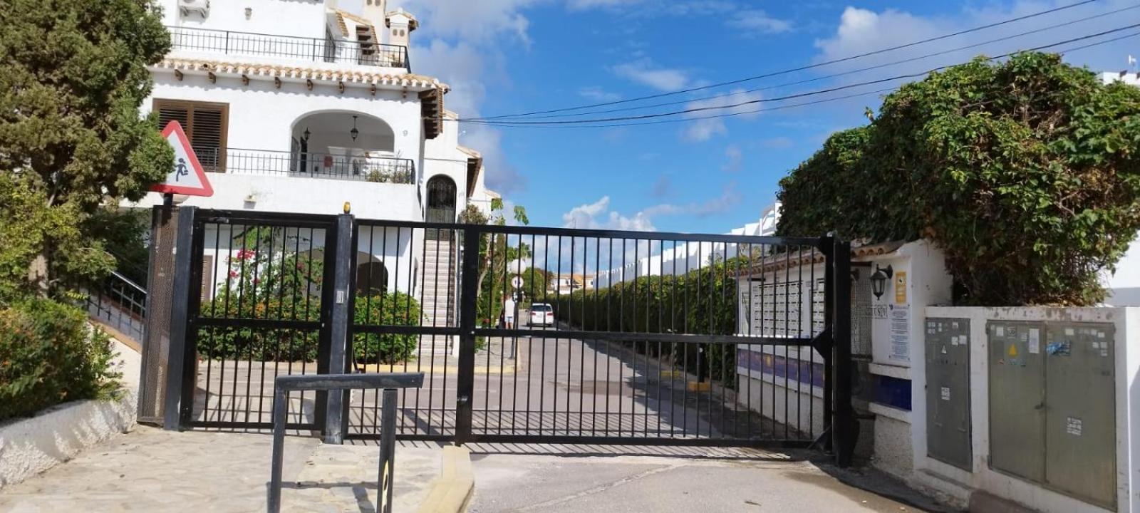 Casa Billarose - Lovely House Overlooking Pool & Walking Distance To The Beach And Restaurants Cabo Roig Exteriör bild