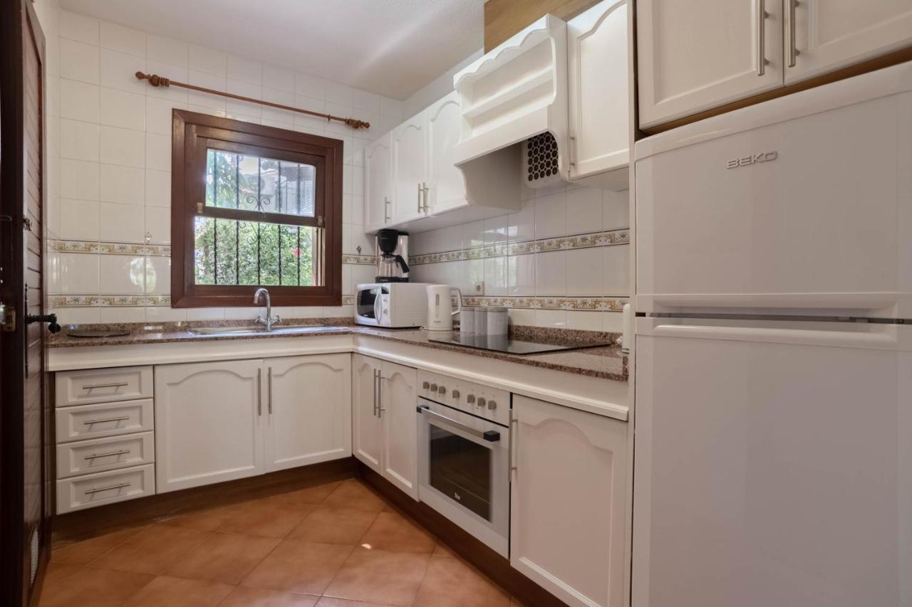 Casa Billarose - Lovely House Overlooking Pool & Walking Distance To The Beach And Restaurants Cabo Roig Exteriör bild